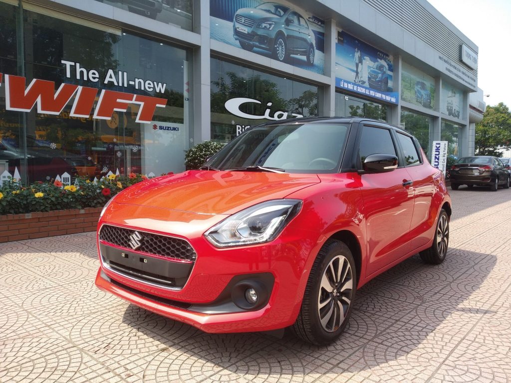 Phơi nắng xe ô tô